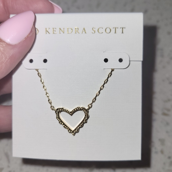 Kendra Scott Jewelry - Kendra Scott Gold Heart Necklace